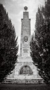 Monument voor de helden van de Sovjet op het vrijheidsplein